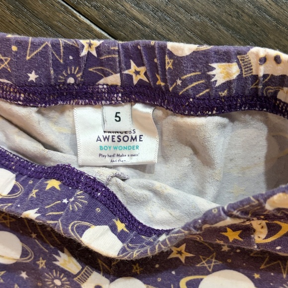 Majestic Mission Purple Space-Print Kids Leggings with Planets (and Pockets!) - Picture 2 of 3